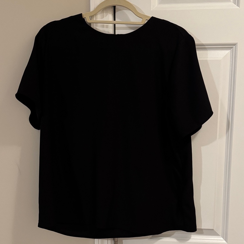 Banana Republic Factory Black Short Sleeve Tee